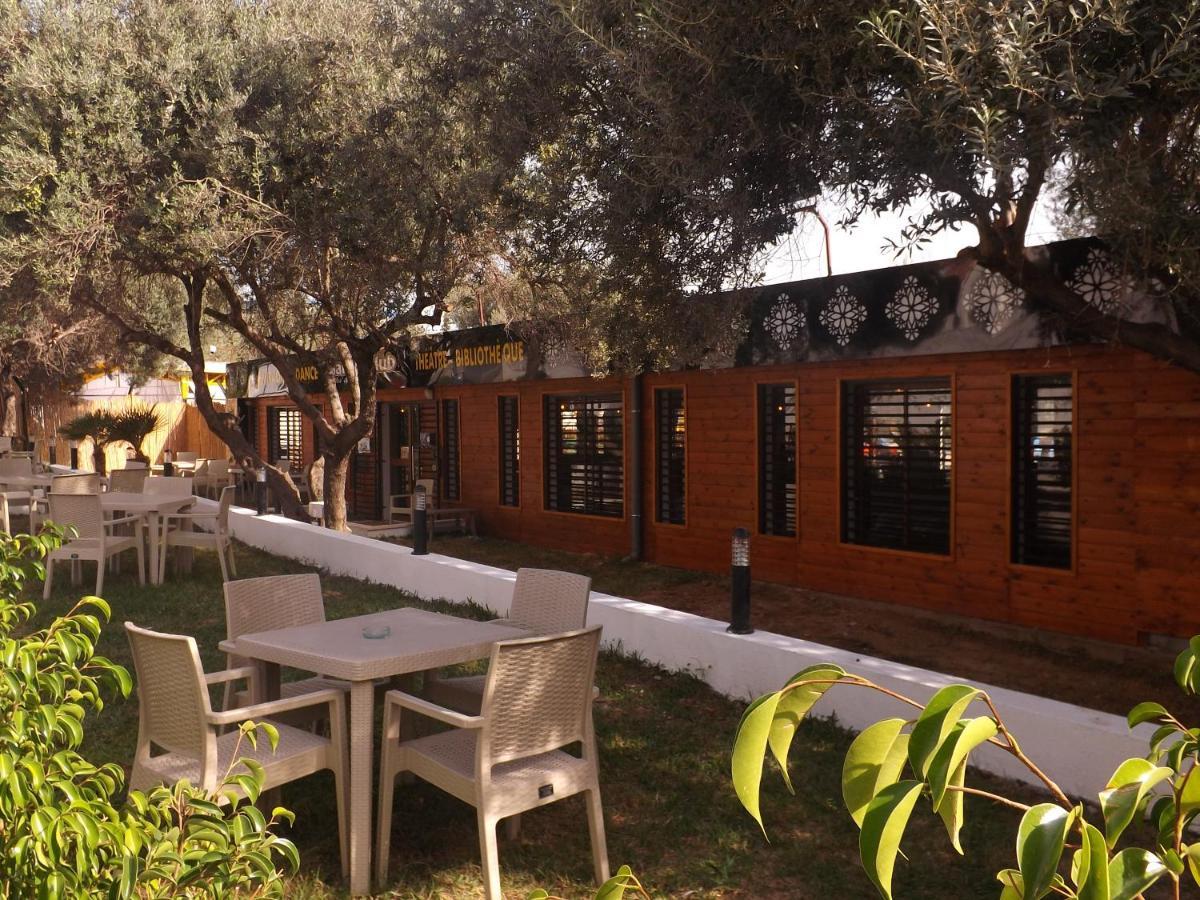 Silverwood Tunis Bagian luar foto